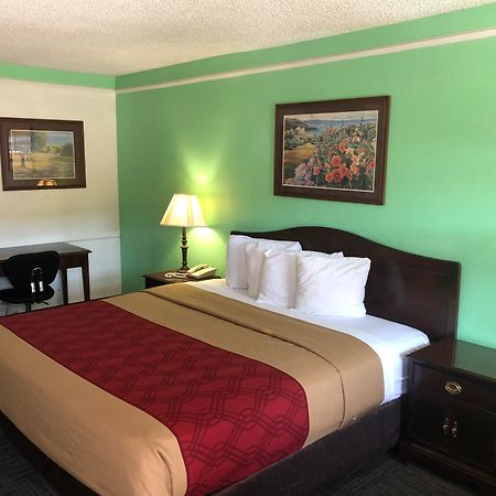 Americas Best Value Inn DEN Exterior photo