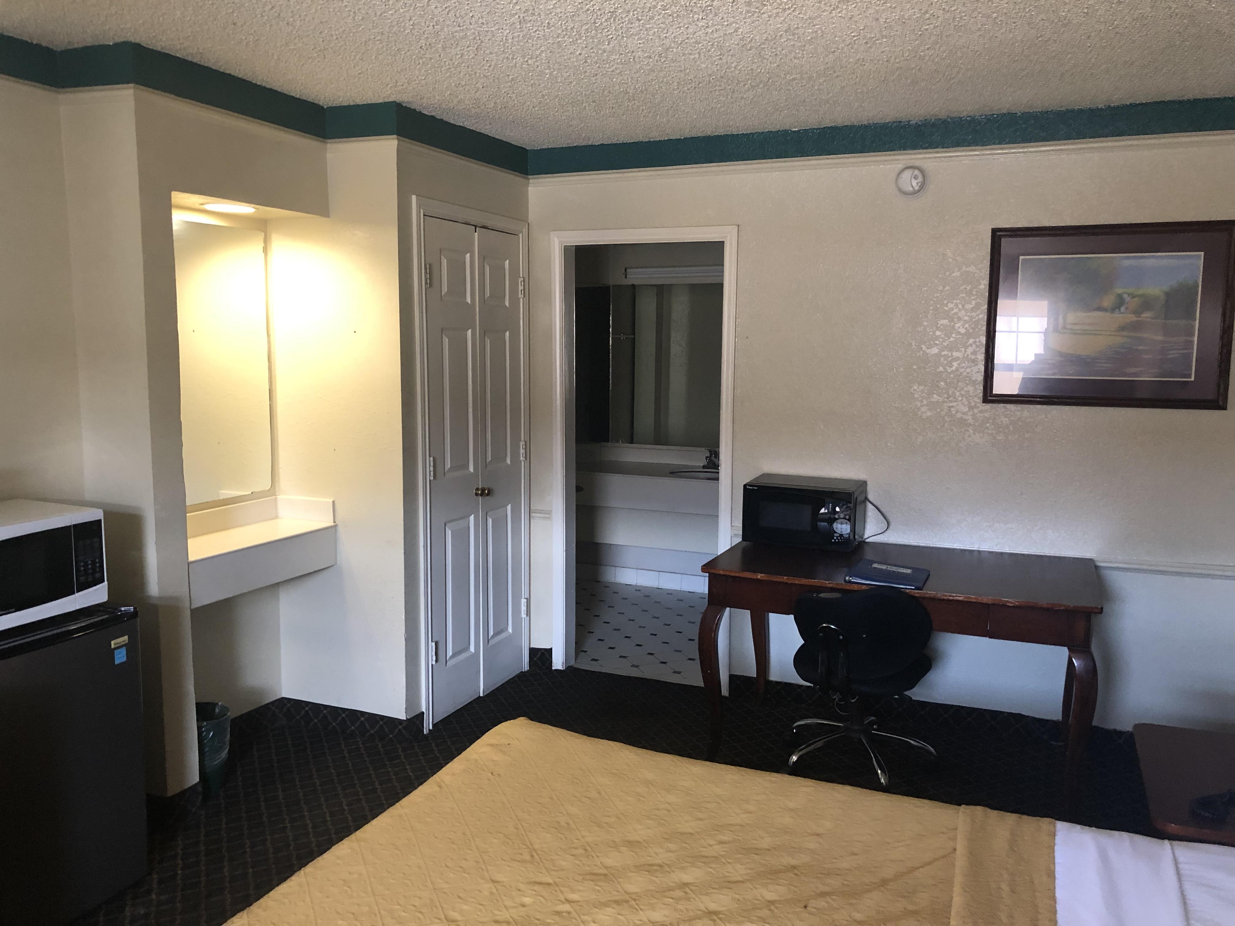 Americas Best Value Inn DEN Exterior photo