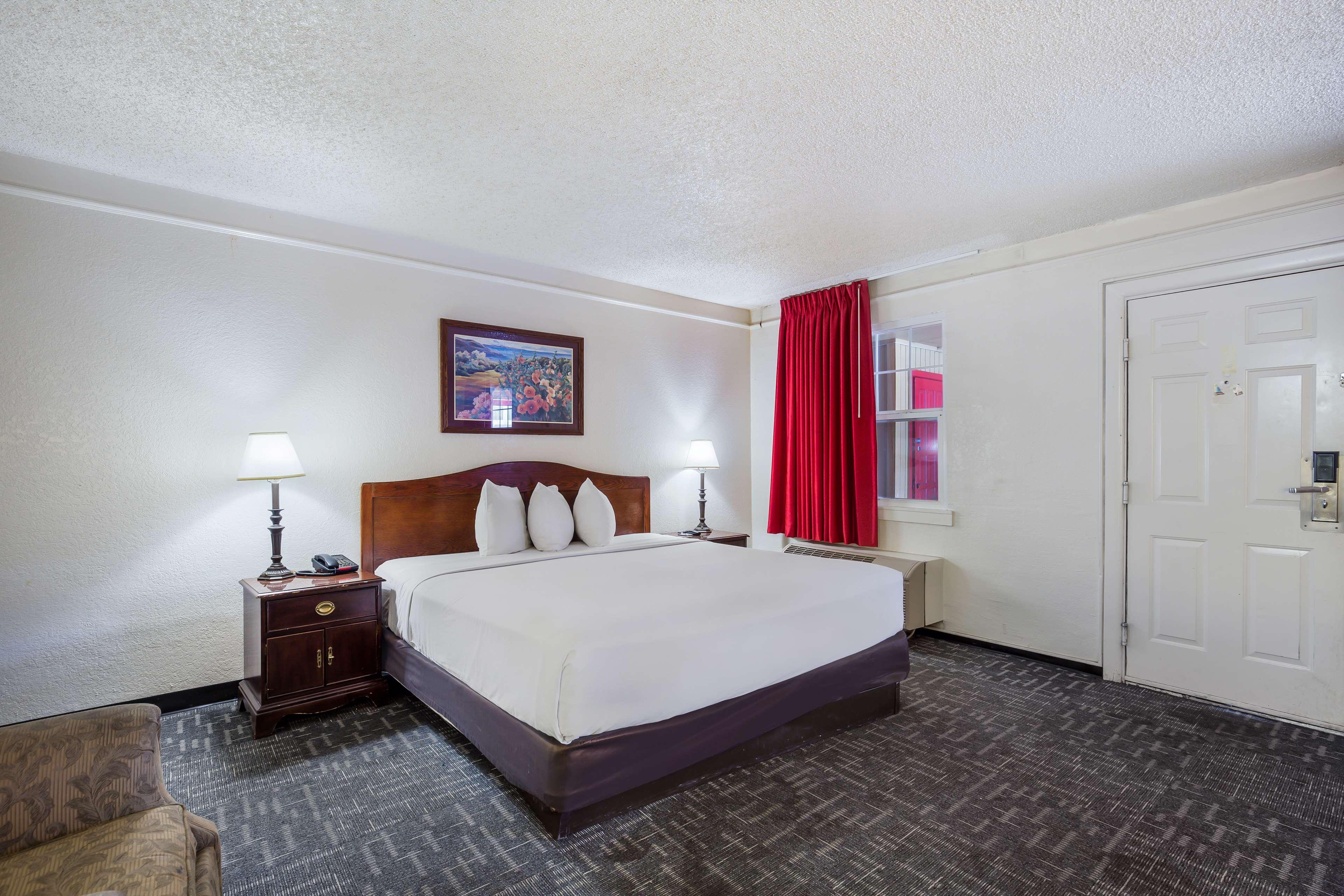 Americas Best Value Inn DEN Exterior photo