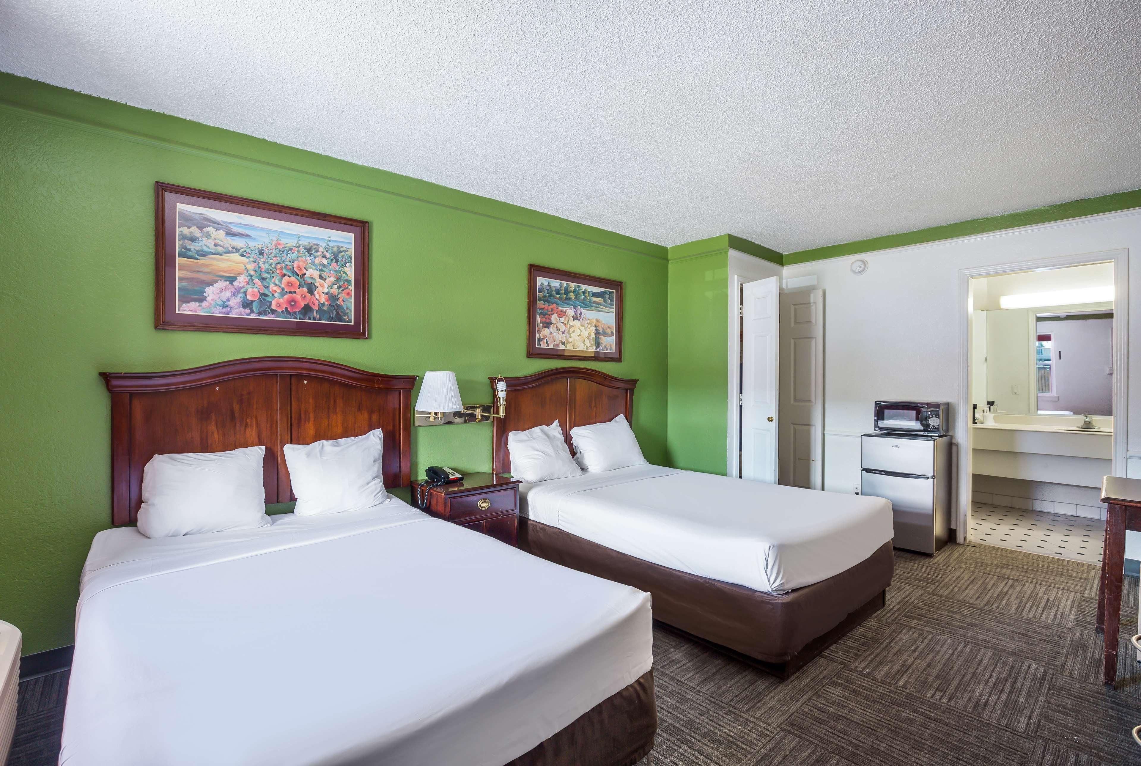 Americas Best Value Inn DEN Exterior photo