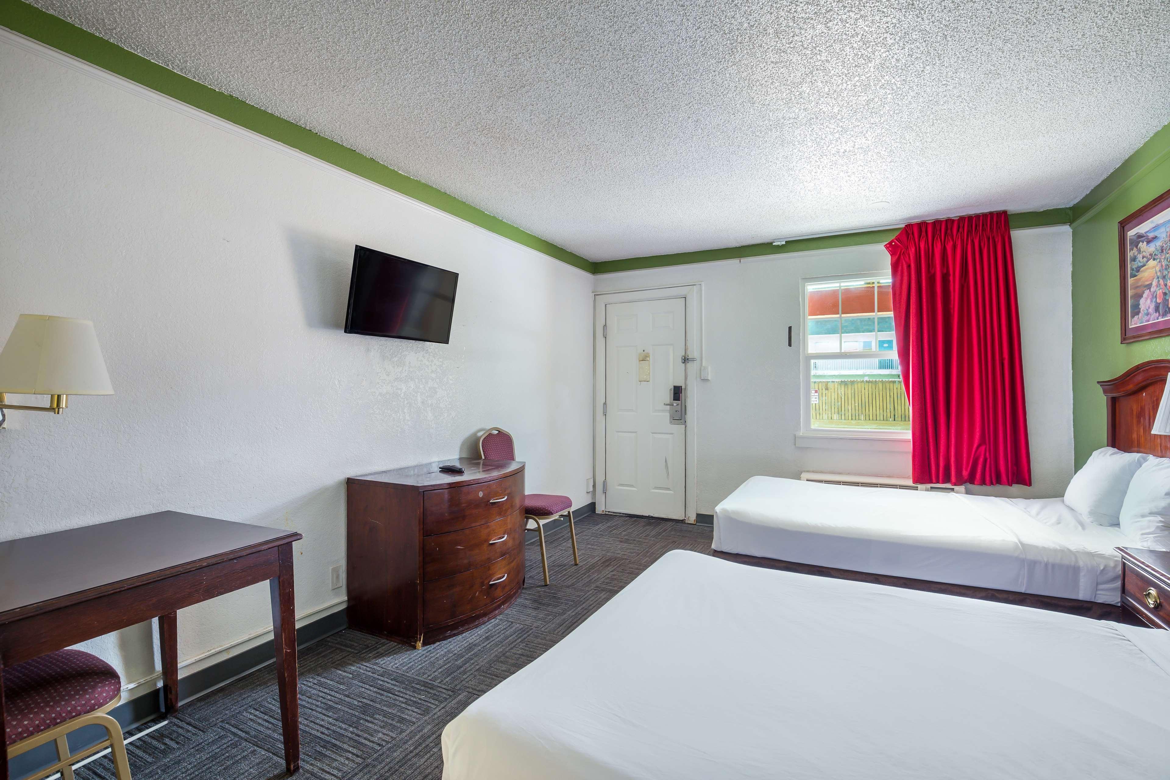 Americas Best Value Inn DEN Exterior photo