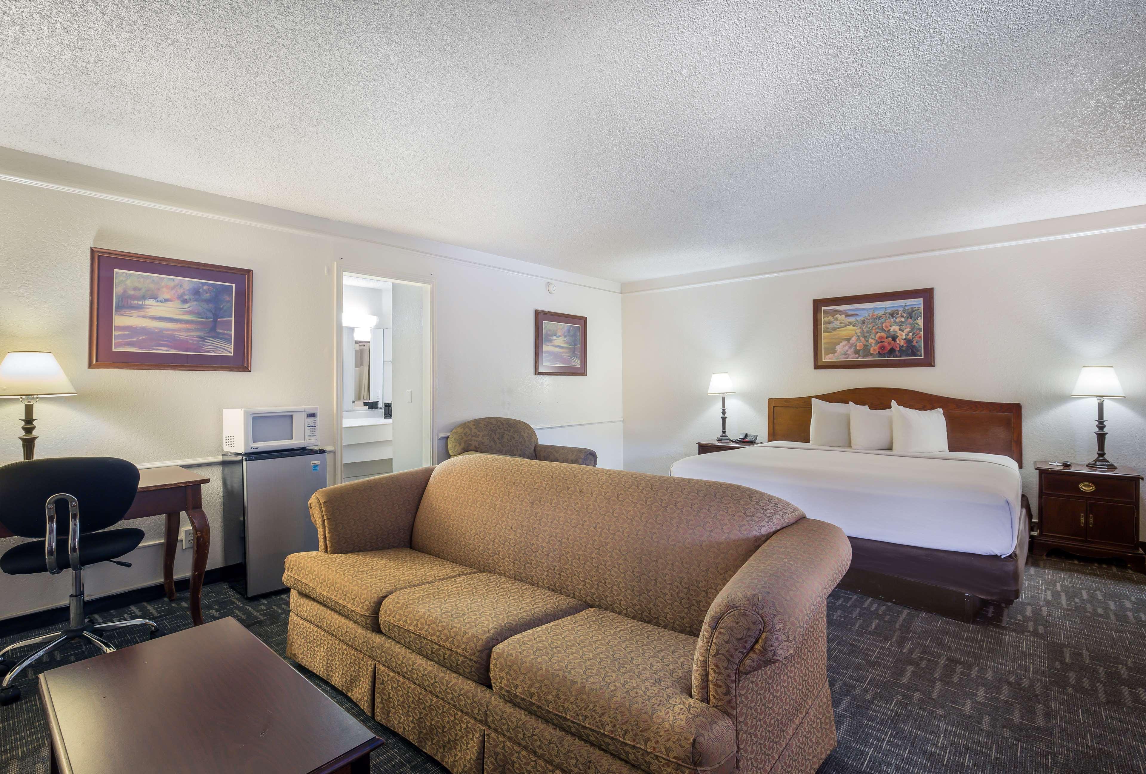 Americas Best Value Inn DEN Exterior photo