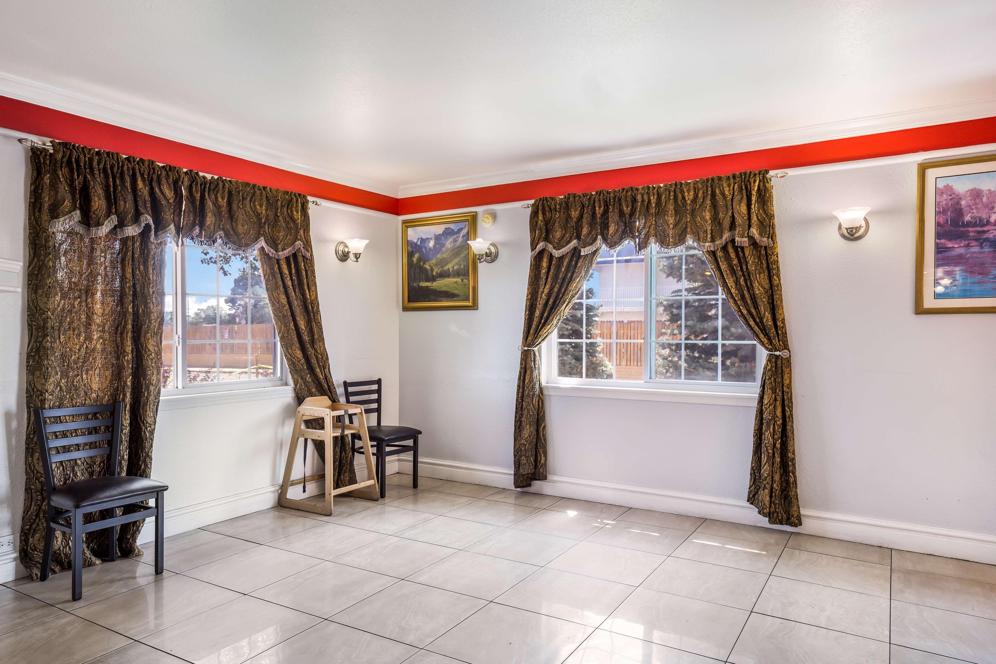 Americas Best Value Inn DEN Exterior photo