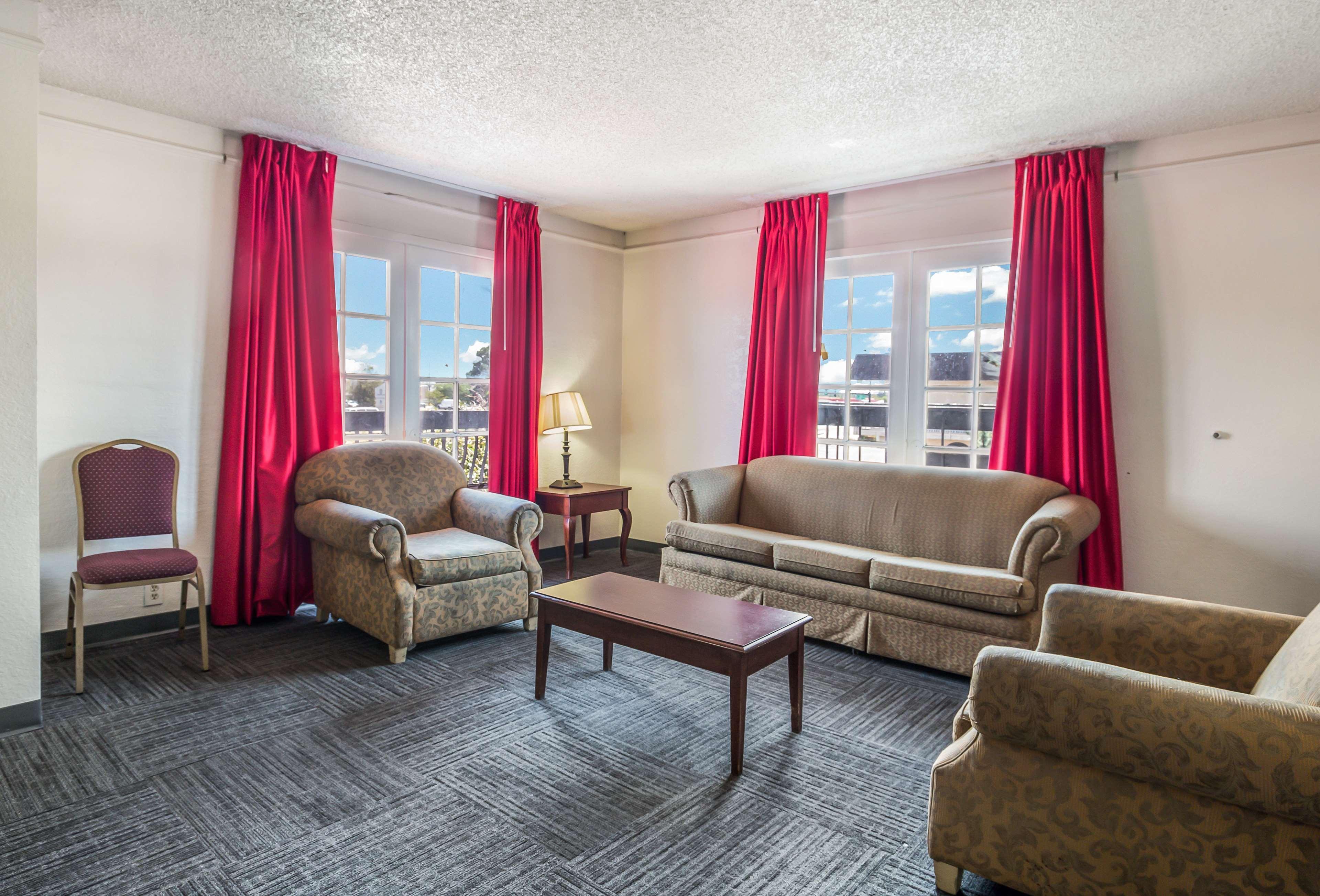 Americas Best Value Inn DEN Exterior photo
