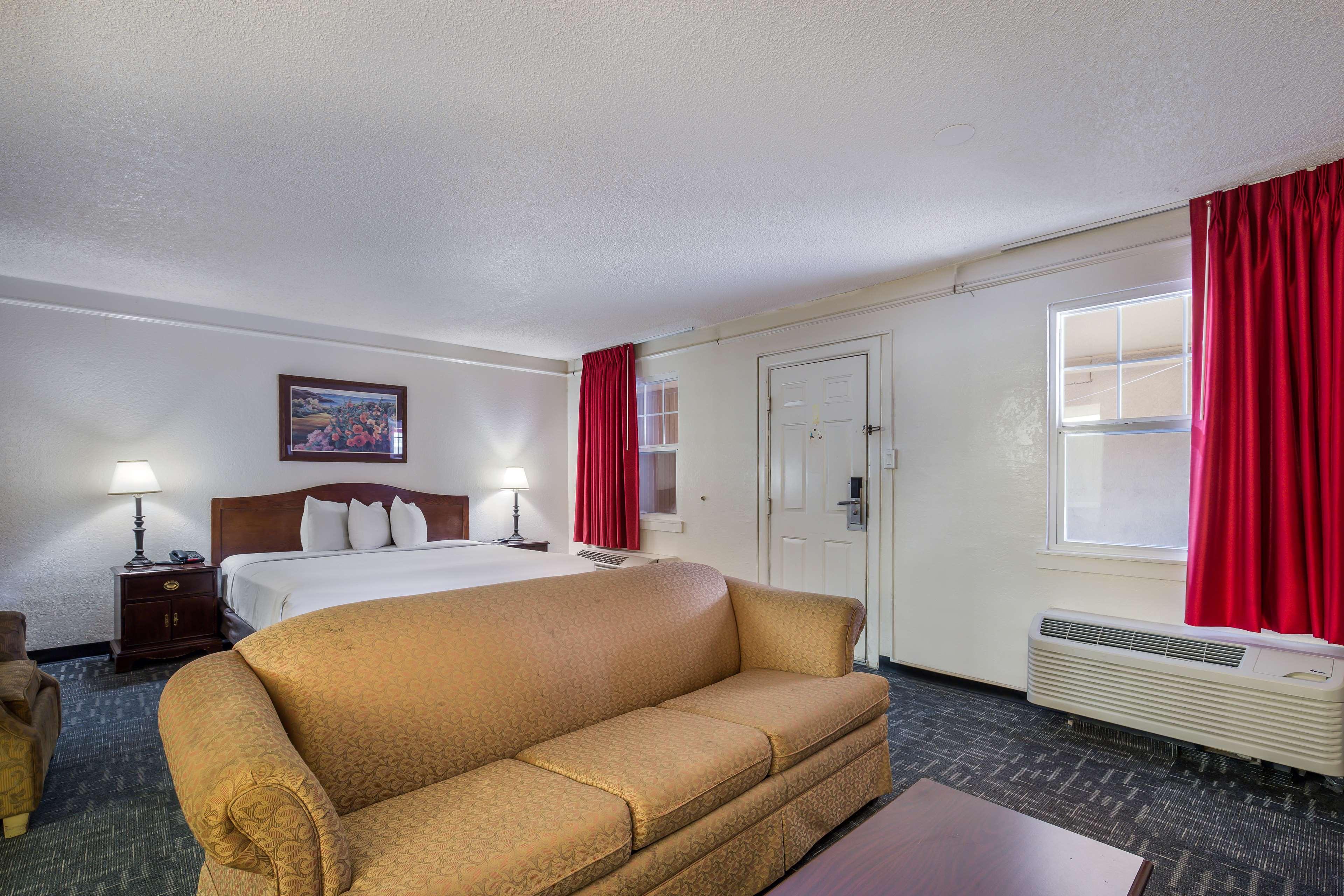 Americas Best Value Inn DEN Exterior photo