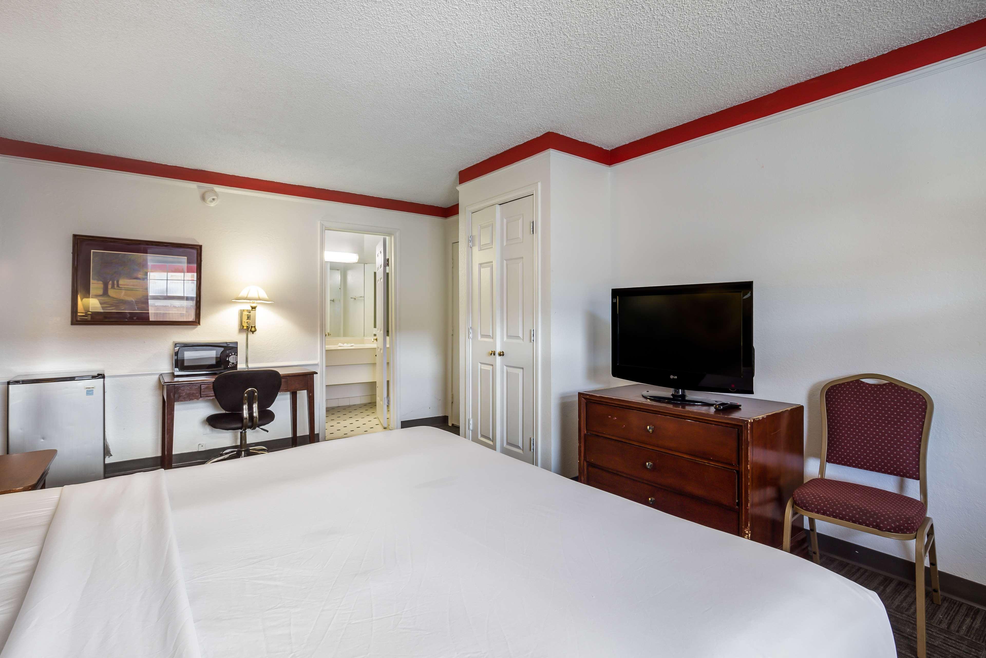 Americas Best Value Inn DEN Exterior photo