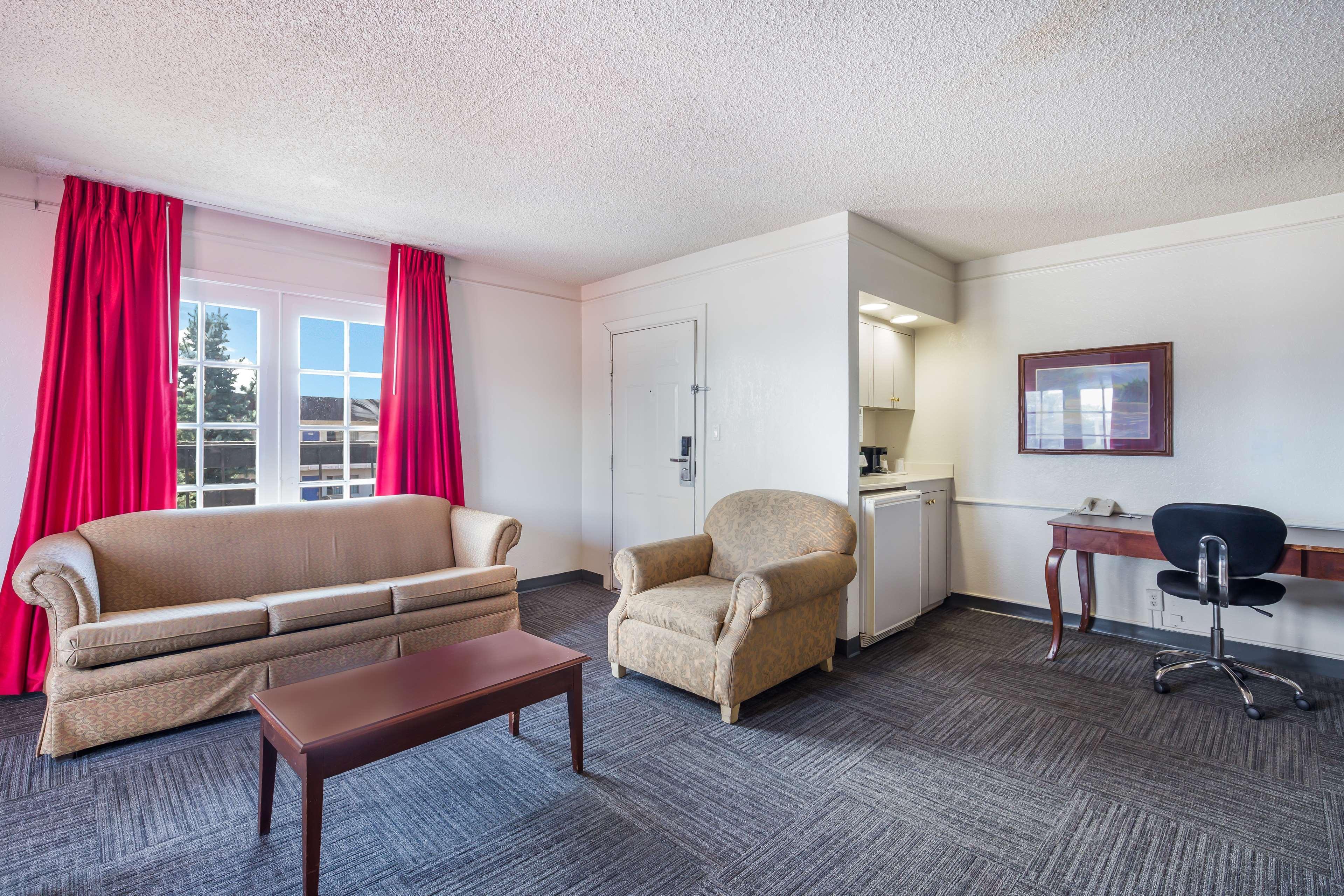 Americas Best Value Inn DEN Exterior photo