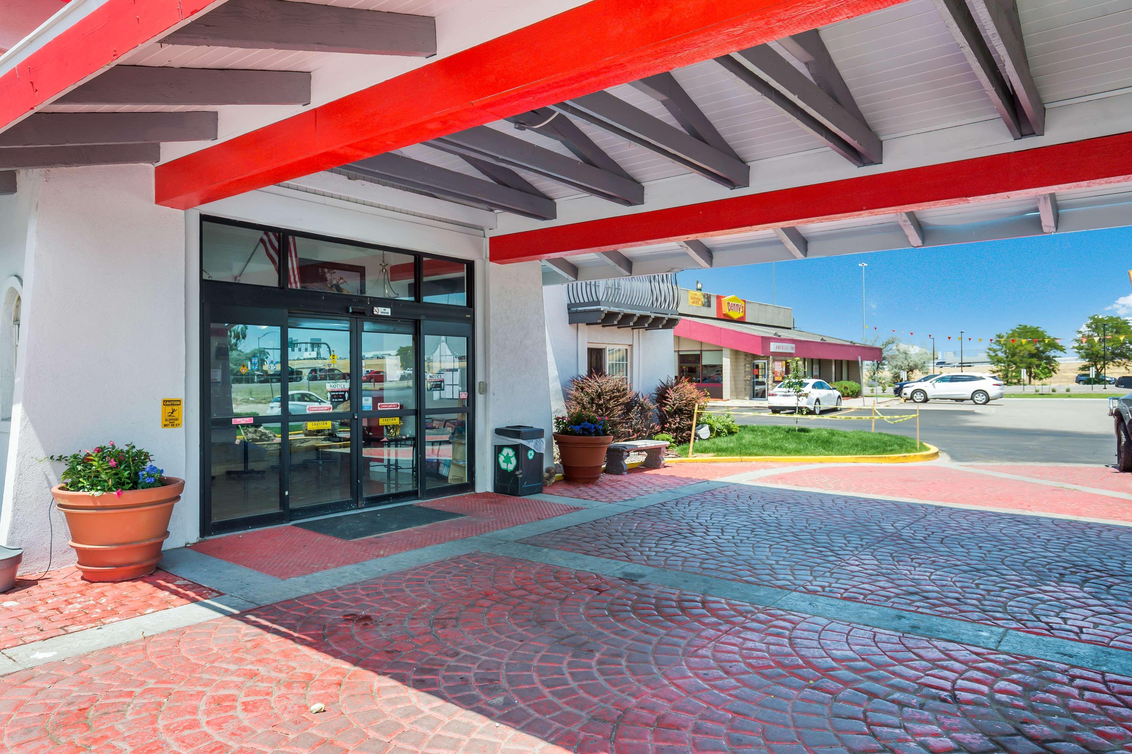 Americas Best Value Inn DEN Exterior photo