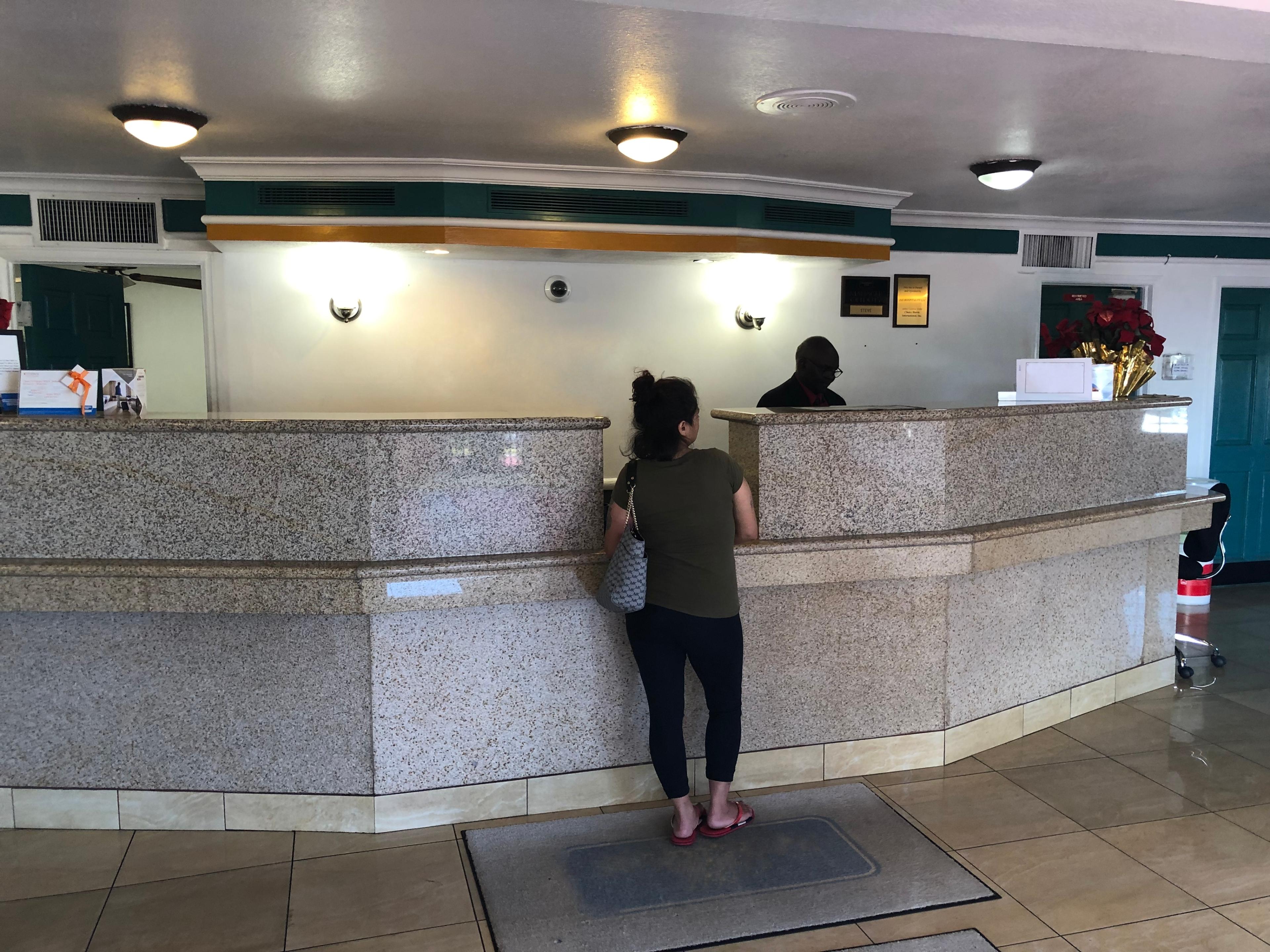 Americas Best Value Inn DEN Exterior photo