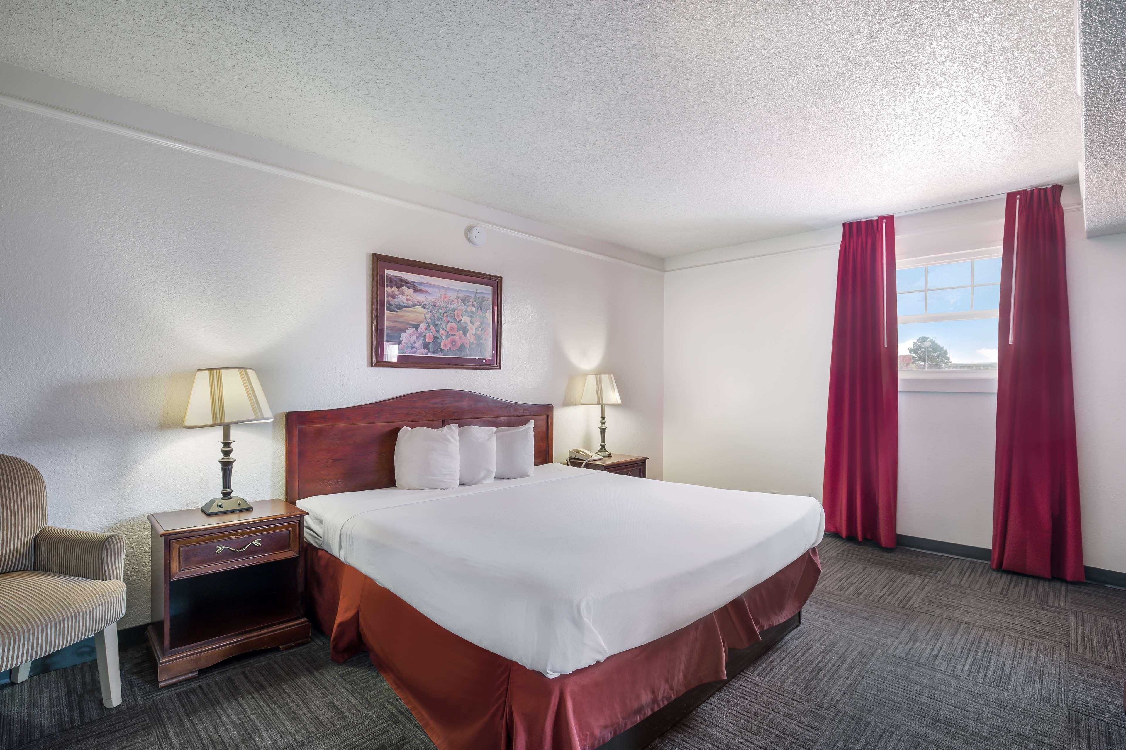 Americas Best Value Inn DEN Exterior photo