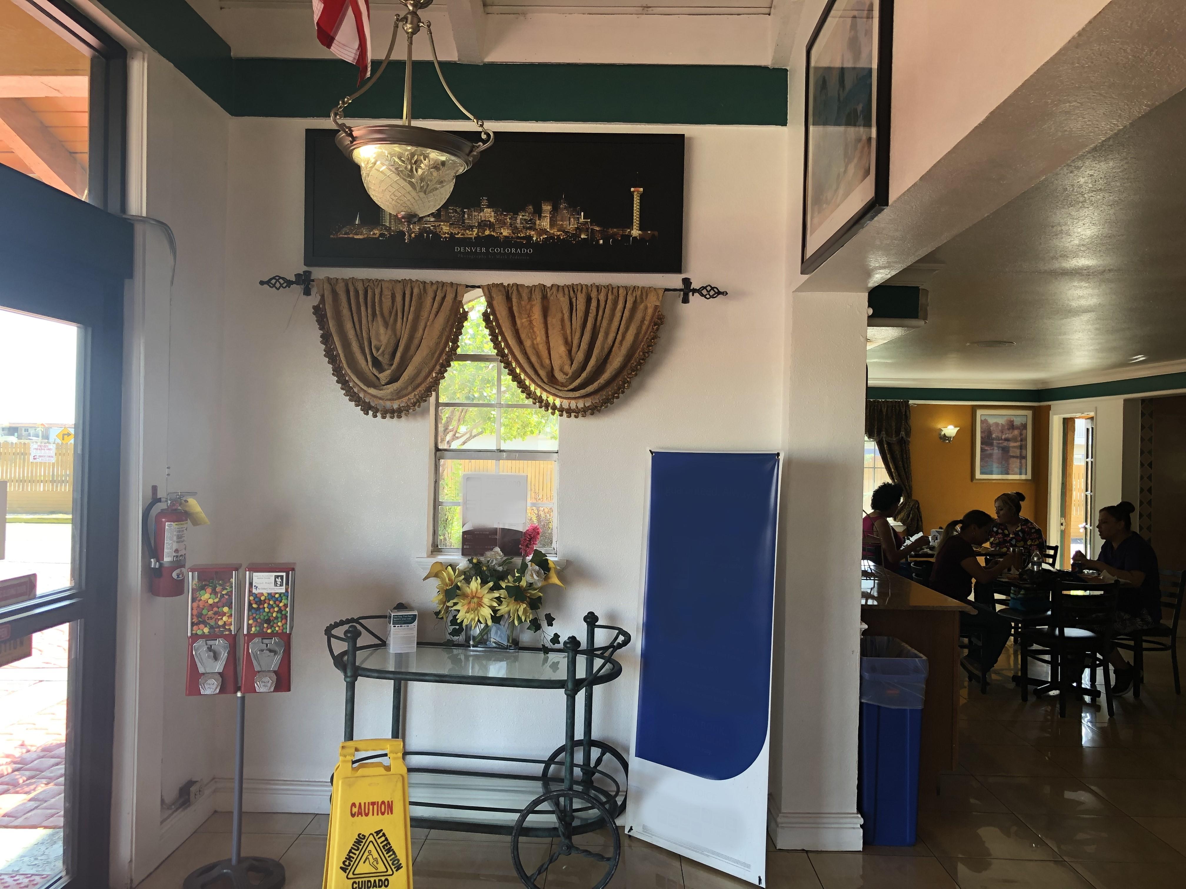 Americas Best Value Inn DEN Interior photo