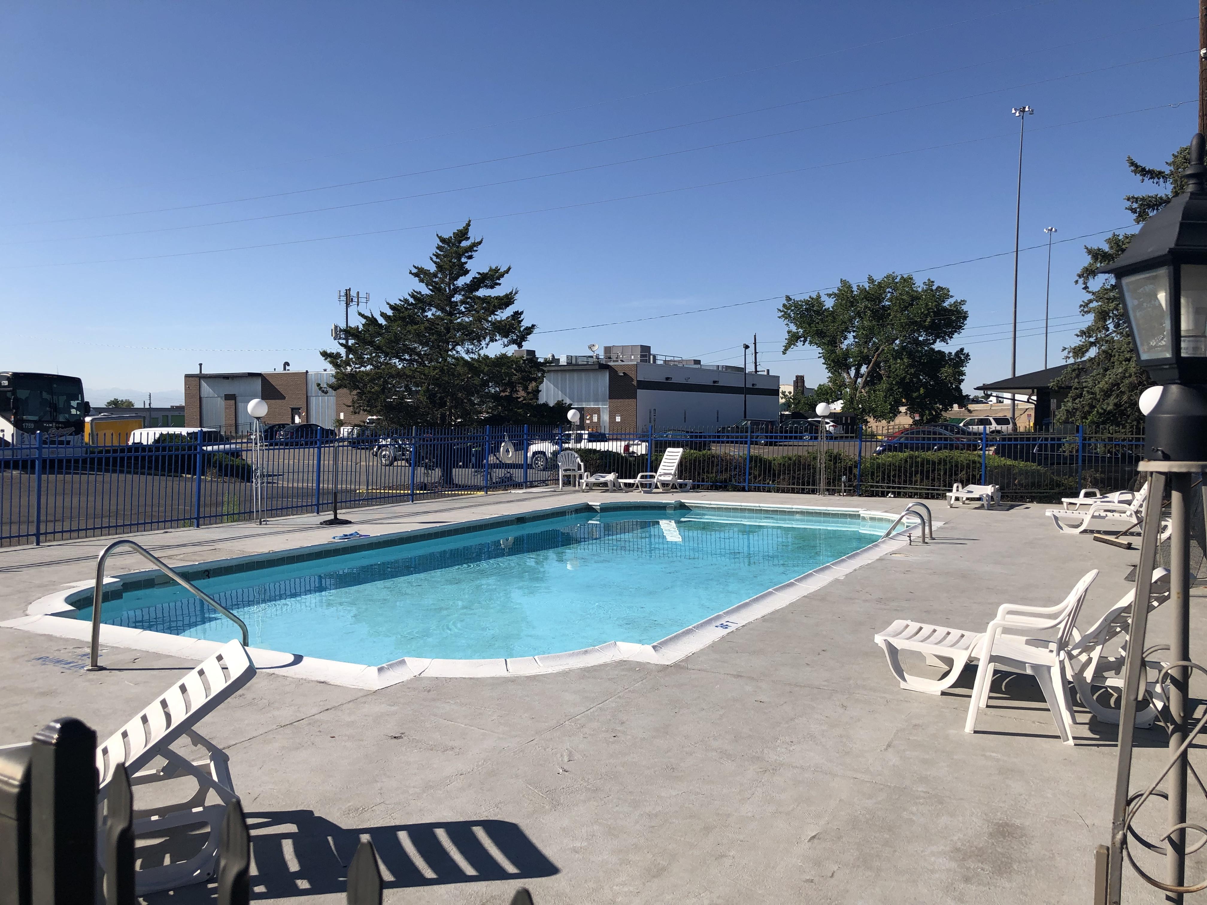 Americas Best Value Inn DEN Exterior photo
