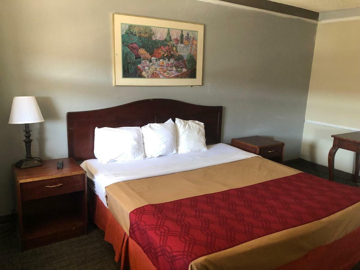 Americas Best Value Inn DEN Exterior photo